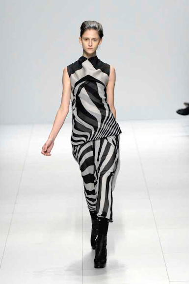 desfiles-rickowens-paris-verao2008rtw-117
