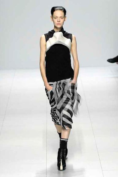 desfiles-rickowens-paris-verao2008rtw-120