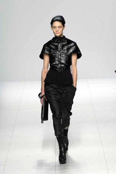 desfiles-rickowens-paris-verao2008rtw-121