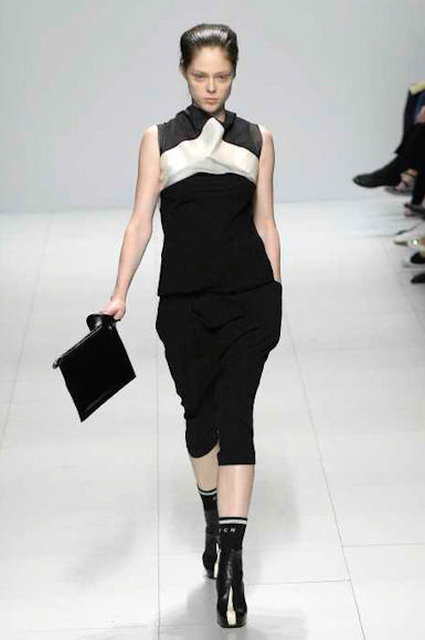 desfiles-rickowens-paris-verao2008rtw-123