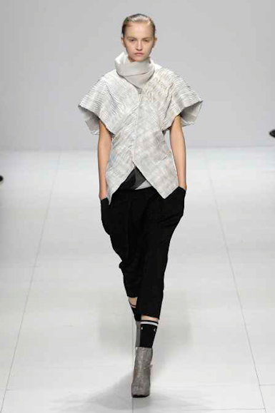 desfiles-rickowens-paris-verao2008rtw-126
