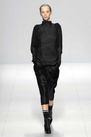 desfiles-rickowens-paris-verao2008rtw-130