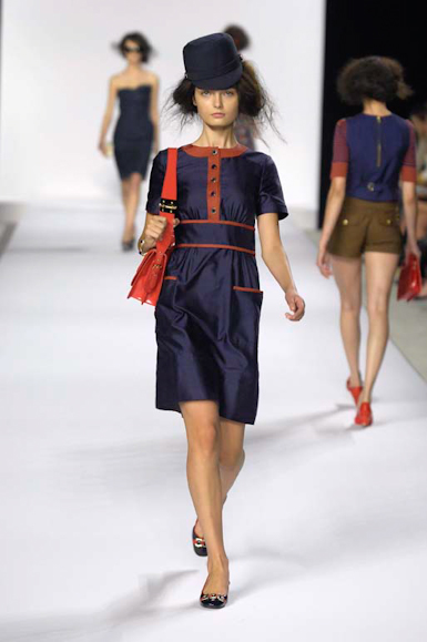 desfiles-marcbymarc-novayork-verao2008rtw-109
