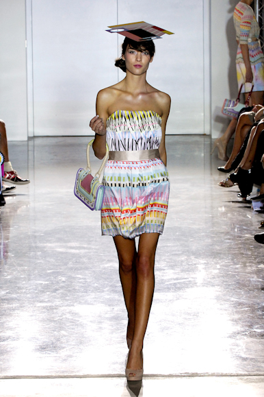 desfiles-bassobroke-londresverao2008rtw-105