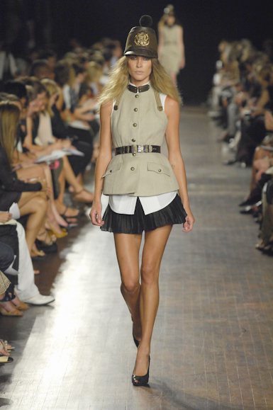 desfiles-proenzaschouler-nyverao2008rtw-101