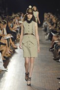 desfiles-proenzaschouler-nyverao2008rtw-102
