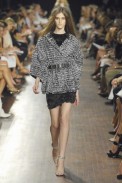 desfiles-proenzaschouler-nyverao2008rtw-107