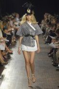 desfiles-proenzaschouler-nyverao2008rtw-108