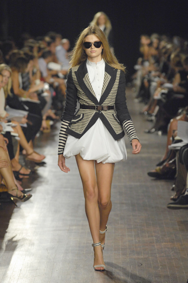desfiles-proenzaschouler-nyverao2008rtw-115