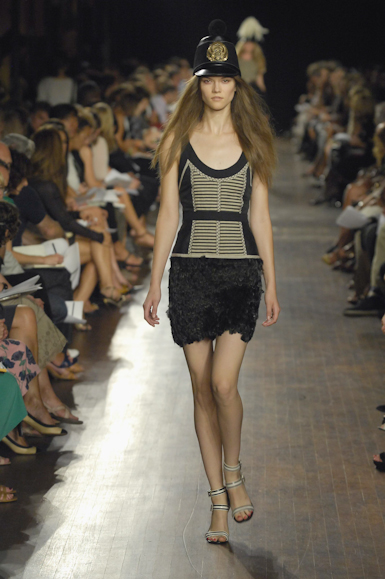 desfiles-proenzaschouler-nyverao2008rtw-117