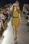 desfiles-proenzaschouler-nyverao2008rtw-122