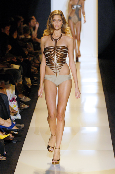 desfiles-rosacha-nyverao2008rtw-102