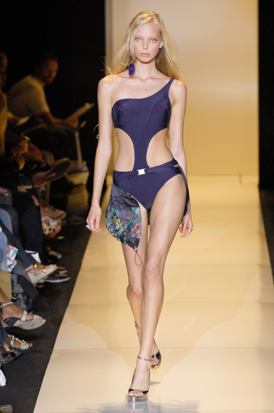desfiles-rosacha-nyverao2008rtw-143