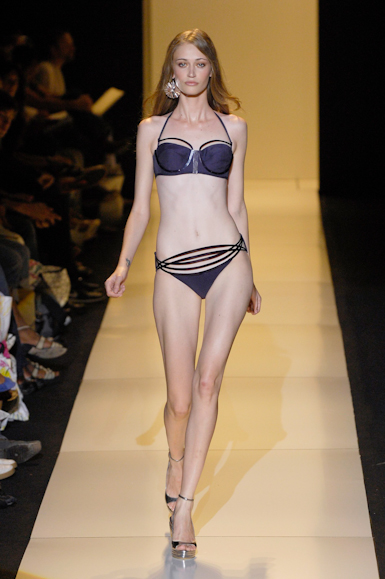 desfiles-rosacha-nyverao2008rtw-150
