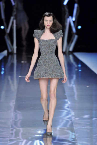 desfiles-amcqueen-paris-verao2008rtw-117
