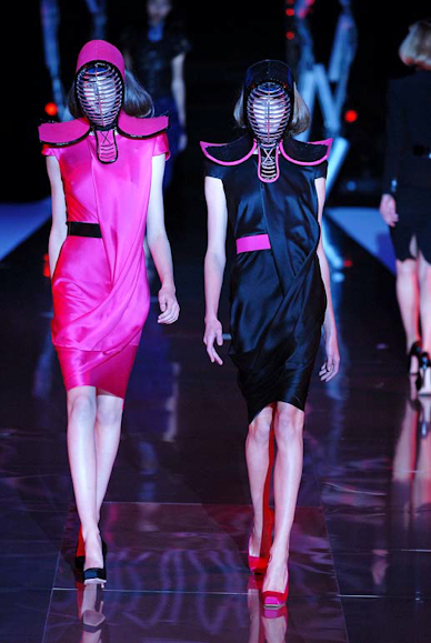 desfiles-amcqueen-paris-verao2008rtw-126