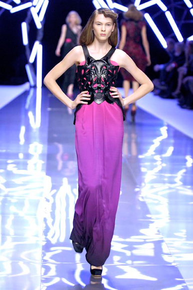 desfiles-amcqueen-paris-verao2008rtw-136