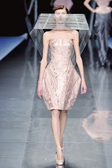 desfiles-amcqueen-paris-verao2008rtw-149