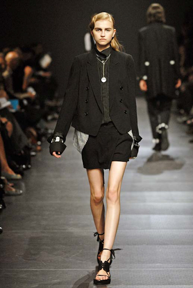 desfiles-anndemeulemeester-paris-verao2008rtw-102