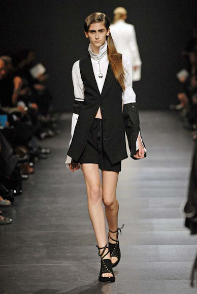 desfiles-anndemeulemeester-paris-verao2008rtw-103