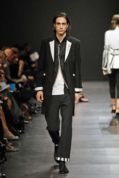 desfiles-anndemeulemeester-paris-verao2008rtw-104