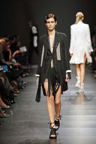 desfiles-anndemeulemeester-paris-verao2008rtw-105