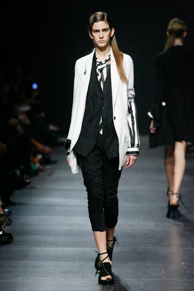 desfiles-anndemeulemeester-paris-verao2008rtw-106