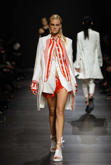 desfiles-anndemeulemeester-paris-verao2008rtw-108
