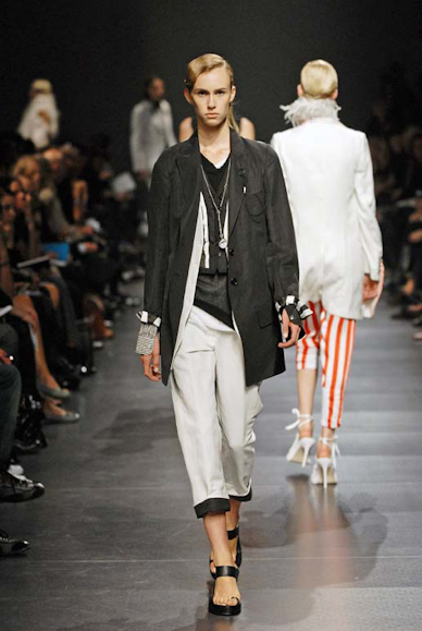 desfiles-anndemeulemeester-paris-verao2008rtw-114