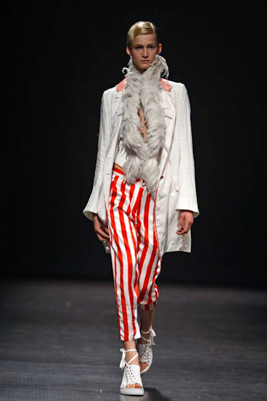 desfiles-anndemeulemeester-paris-verao2008rtw-117