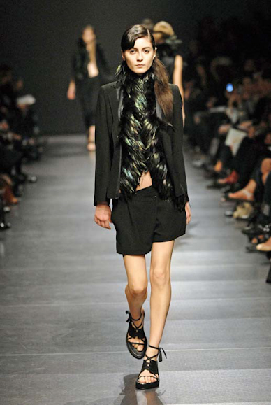 desfiles-anndemeulemeester-paris-verao2008rtw-127