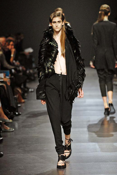 desfiles-anndemeulemeester-paris-verao2008rtw-128
