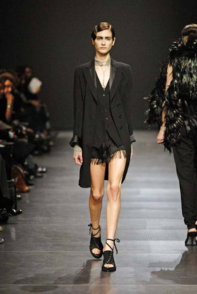 desfiles-anndemeulemeester-paris-verao2008rtw-133