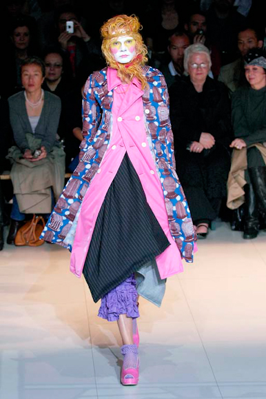 desfiles-commedesgarcons-paris-verao2008rtw-102