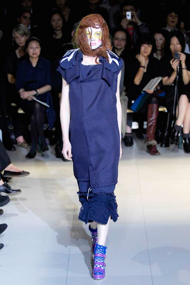 desfiles-commedesgarcons-paris-verao2008rtw-113