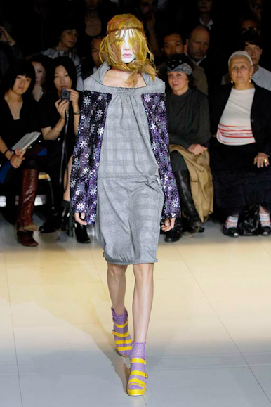desfiles-commedesgarcons-paris-verao2008rtw-120