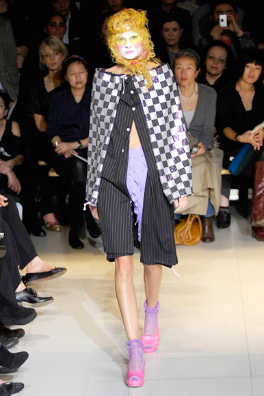 desfiles-commedesgarcons-paris-verao2008rtw-121