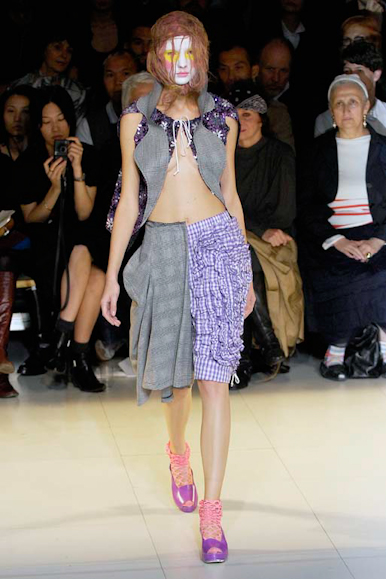 desfiles-commedesgarcons-paris-verao2008rtw-122