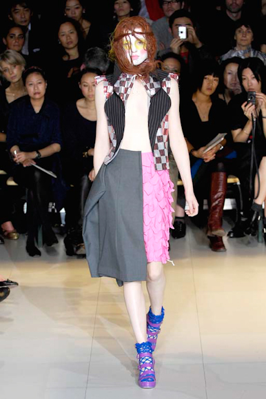 desfiles-commedesgarcons-paris-verao2008rtw-123