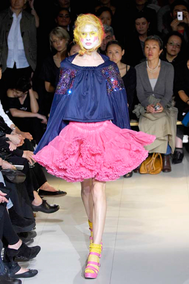 desfiles-commedesgarcons-paris-verao2008rtw-136