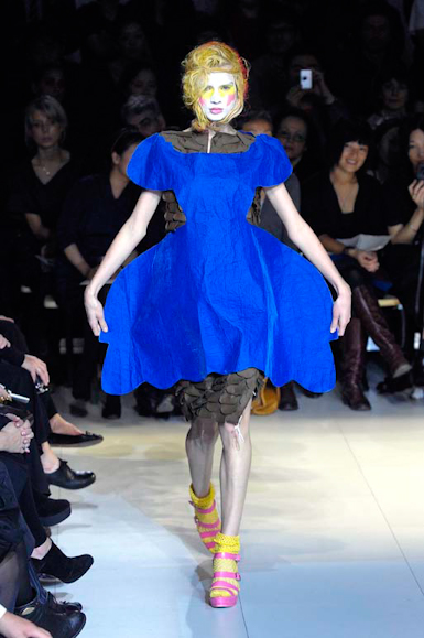 desfiles-commedesgarcons-paris-verao2008rtw-145