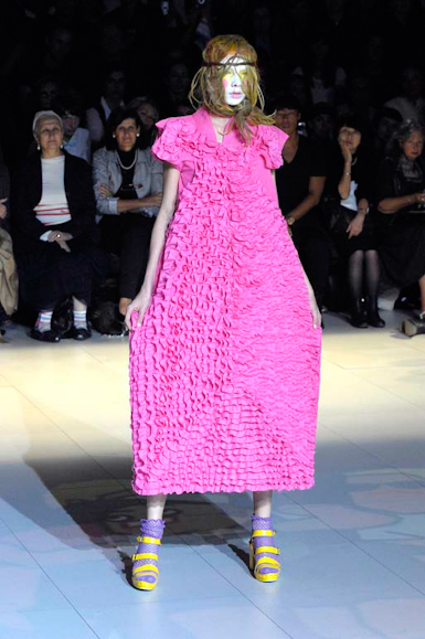 desfiles-commedesgarcons-paris-verao2008rtw-147