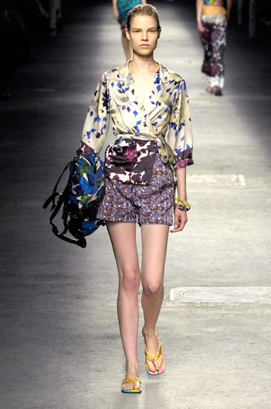 desfiles-driesvannoten-paris-verao2008rtw-102