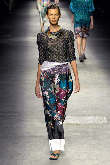 desfiles-driesvannoten-paris-verao2008rtw-105