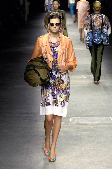 desfiles-driesvannoten-paris-verao2008rtw-128