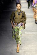 desfiles-driesvannoten-paris-verao2008rtw-129