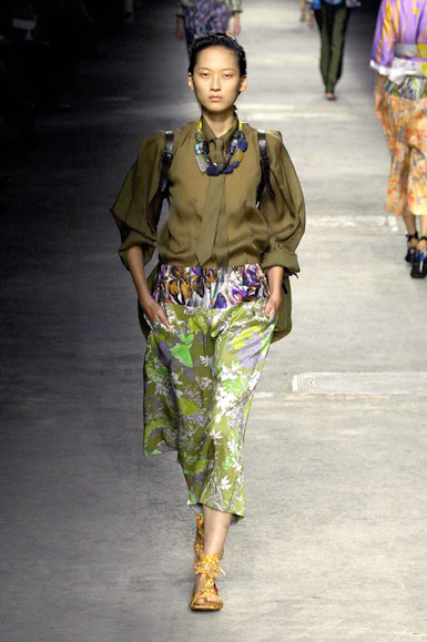 desfiles-driesvannoten-paris-verao2008rtw-129