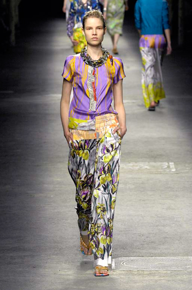 desfiles-driesvannoten-paris-verao2008rtw-136