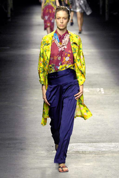 desfiles-driesvannoten-paris-verao2008rtw-142