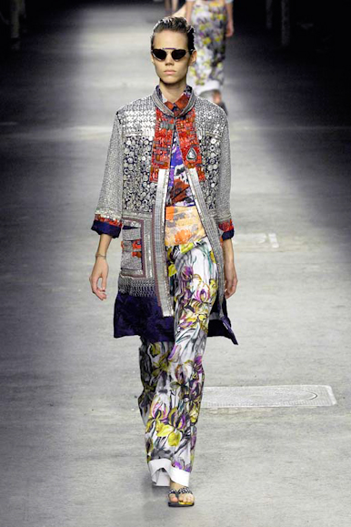 desfiles-driesvannoten-paris-verao2008rtw-151